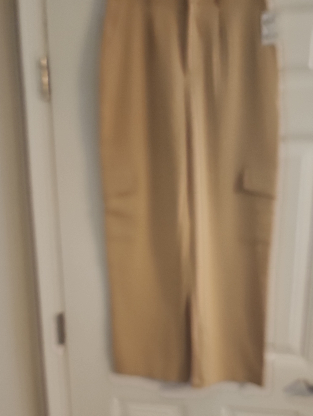 Womens Relaxed Fit Cargo Pants in Khaki
